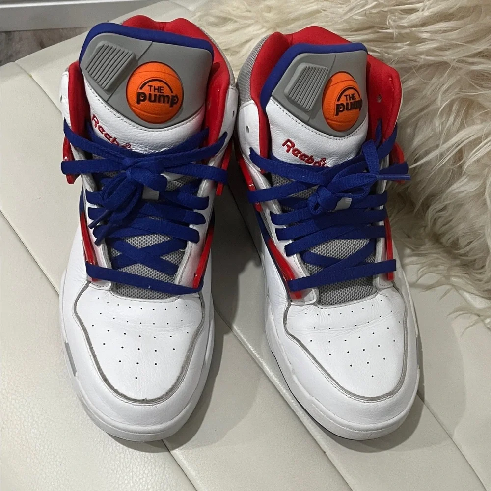 Reebok Classic White and Blue Retro Style Pumps! - Picture 7 of 7